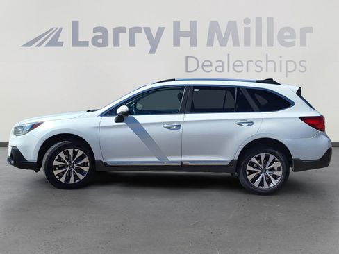 Used 2019 Subaru Outback 3.6R Touring image 2