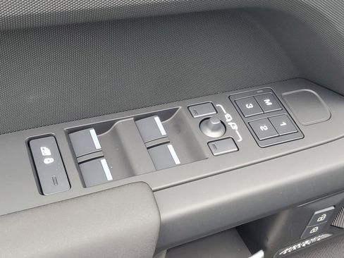 New 2026 Land Rover Defender 130 X-Dynamic SE AWD/4WD image 8