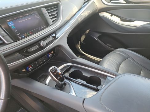 Used 2020 Buick Enclave Essence w/ Sound and Sites Package AWD/4WD image 25