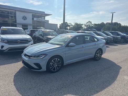 Used 2026 Volkswagen Jetta Sport FWD image 4