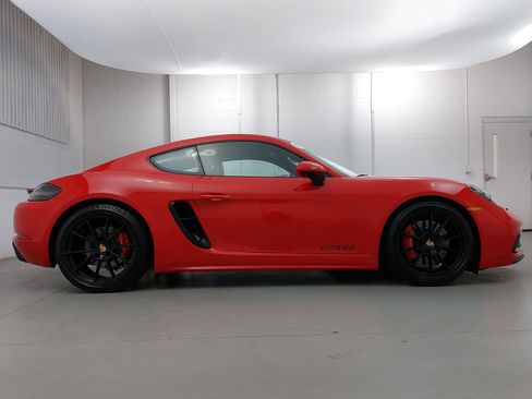 Certified 2024 Porsche 718 Cayman GTS RWD image 8