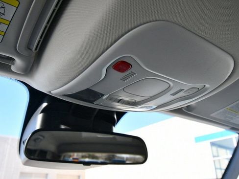 Used 2023 Jeep Renegade Latitude image 59