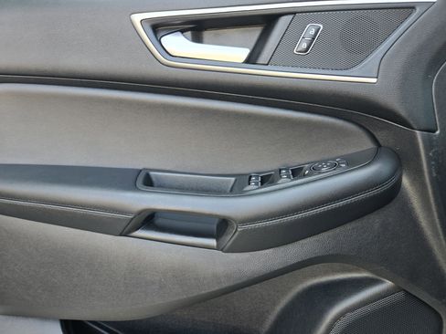 Used 2021 Ford Edge SEL image 17