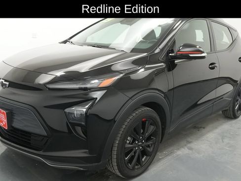 Used 2023 Chevrolet Bolt EUV LT w/ Convenience Package FWD image 3
