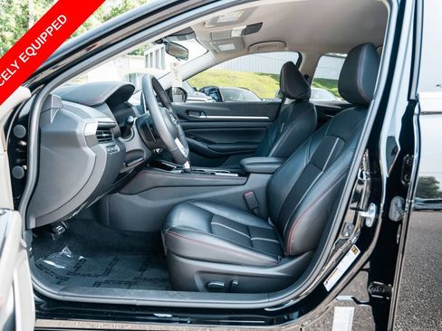 Used 2024 Nissan Altima 2.5 SR FWD image 22