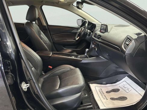 Used 2018 MAZDA MAZDA3 Grand Touring w/ Premium Equipment Package FWD image 21