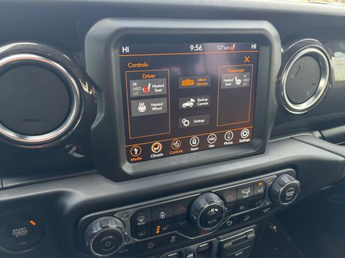 Used 2021 Jeep Wrangler Unlimited Sahara image 24