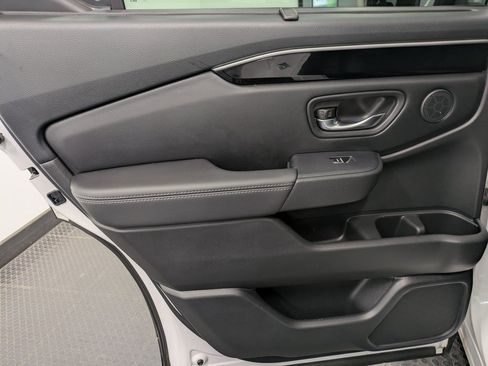 Certified 2023 Honda Pilot Touring image 21