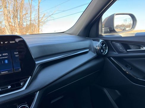 Used 2025 Chevrolet Equinox LT image 35