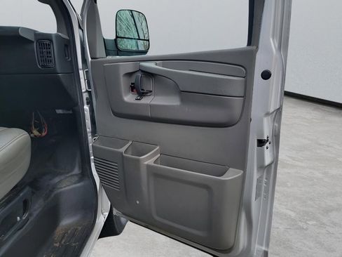Used 2015 Chevrolet Express 2500 LS image 30