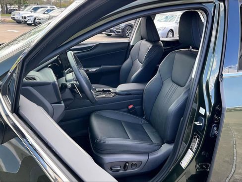 Used 2025 Lexus NX 250 FWD w/ Accessory Package (K3) image 7