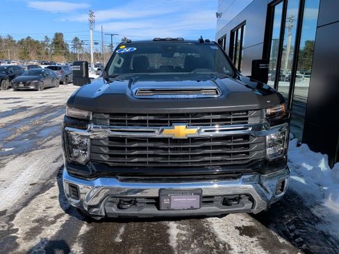 Used 2024 Chevrolet Silverado 2500 LT image 3