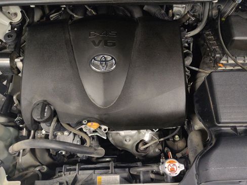 Used 2018 Toyota Sienna LE FWD image 30