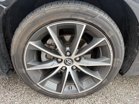 Used 2017 Toyota Camry XSE FWD image 5