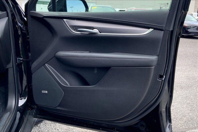Used 2025 Cadillac XT5 Luxury w/ LPO, Floor Liner Package AWD/4WD image 24