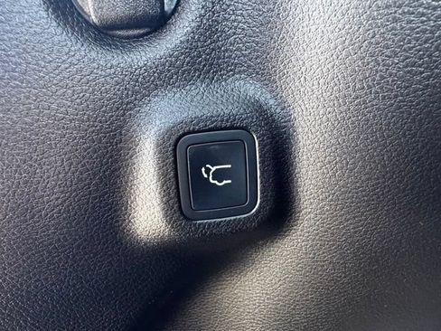 Used 2026 Jeep Compass Limited AWD/4WD image 9