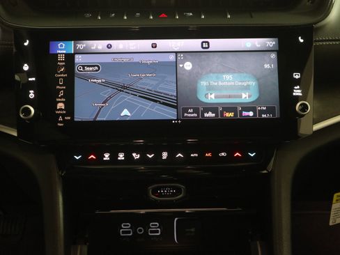 New 2026 Jeep Grand Cherokee Altitude AWD/4WD image 23