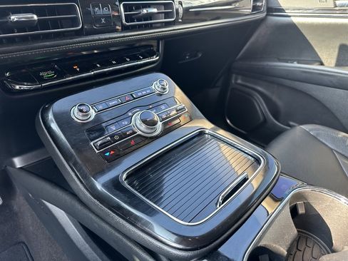 Used 2021 Lincoln Nautilus FWD image 15