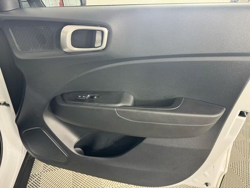 Used 2026 Hyundai Venue SE image 29