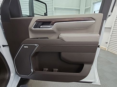 New 2025 GMC Sierra 2500 SLT image 43