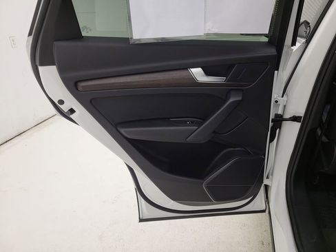 Used 2021 Audi Q5 2.0T Premium w/ Convenience Package image 43