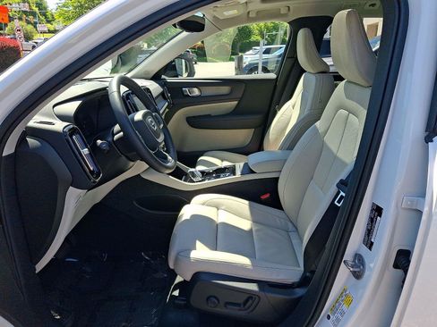 Certified 2024 Volvo XC40 B5 Plus w/ Protection Package Premier AWD/4WD image 14
