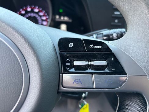 Used 2022 Hyundai Elantra SE w/ Preferred Accessory Package image 14