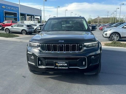 Used 2023 Jeep Grand Cherokee Overland w/ Advanced Protech Group III AWD/4WD image 30
