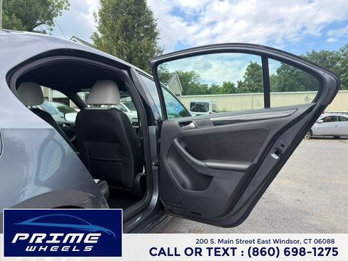 Used 2015 Volkswagen Jetta Sport FWD image 14