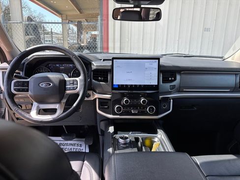 Used 2024 Ford Expedition Max XLT image 13