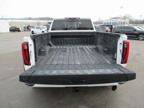 Certified 2024 GMC Sierra 3500 Denali w/ Denali Reserve Package image 6