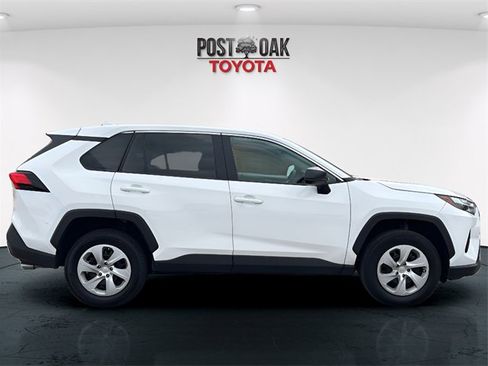 Used 2024 Toyota RAV4 LE image 8