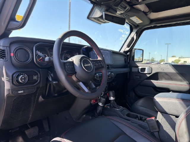Used 2025 Jeep Gladiator Rubicon AWD/4WD image 11