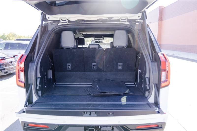 Used 2025 Ford Expedition Platinum w/ Stealth Appearance Package AWD/4WD image 9