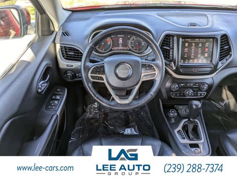 Used 2017 Jeep Cherokee Limited AWD/4WD image 13