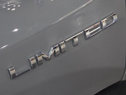 Used 2020 Jeep Renegade Limited w/ Safety and Security Group image 36