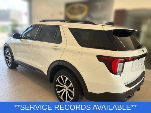 Used 2025 Ford Explorer ST-Line AWD/4WD image 3