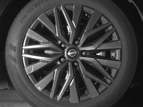 Used 2025 Nissan Altima 2.5 SV image 13