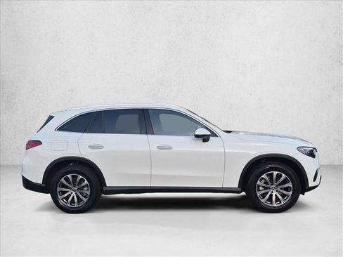 Used 2024 Mercedes-Benz GLC 300 image 4