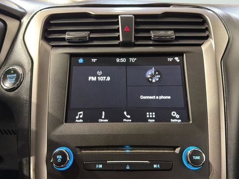 Used 2017 Ford Fusion SE w/ Fusion SE Technology Package image 25