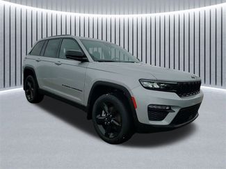 New 2025 Jeep Grand Cherokee Limited w/ Black Appearance Package video 2