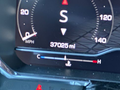 Used 2024 GMC Sierra 1500 SLT image 27