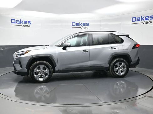 Used 2025 Toyota RAV4 XLE AWD/4WD image 5
