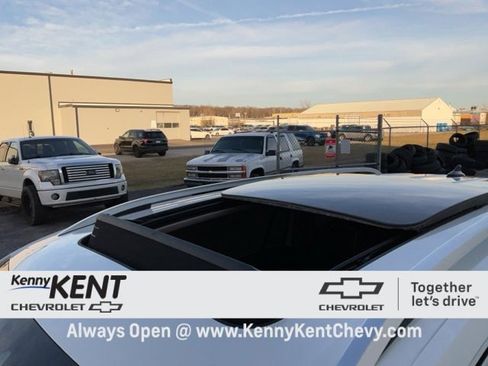 Used 2024 Volkswagen Atlas SEL Premium R-Line image 13