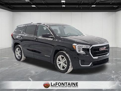 Used 2024 GMC Terrain SLE image 7