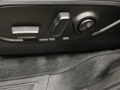 Used 2023 Jeep Grand Cherokee Altitude image 16