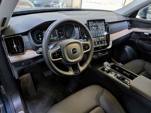 Used 2025 Volvo XC90 B6 Plus AWD/4WD image 3