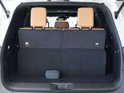 New 2026 Lexus LX 600 4WD w/ Luxury Package image 9