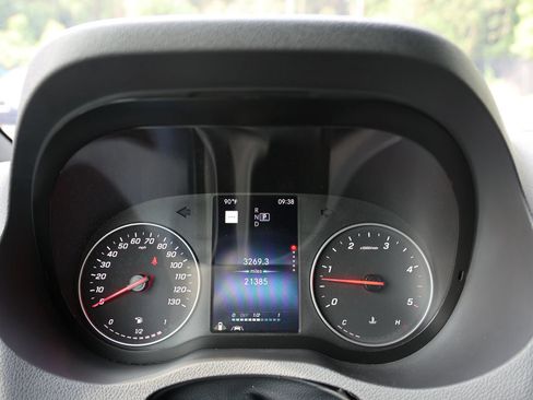 Used 2021 Mercedes-Benz Sprinter 3500 image 21