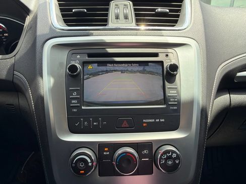 Used 2013 GMC Acadia SLE FWD image 9